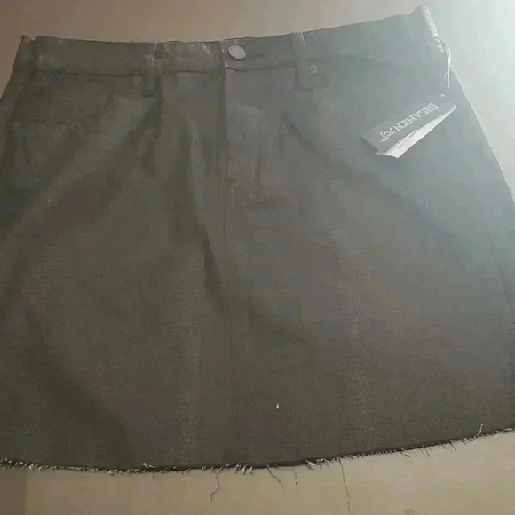 [BLANKNYC] THE JANE MINI SKIRT - Picture 3 of 3